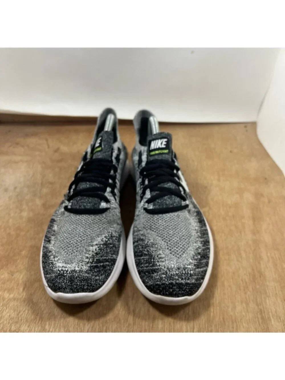 Nike Free RN Flyknit Women Size 10 Running Shoes Oreo Black White 880844-003
